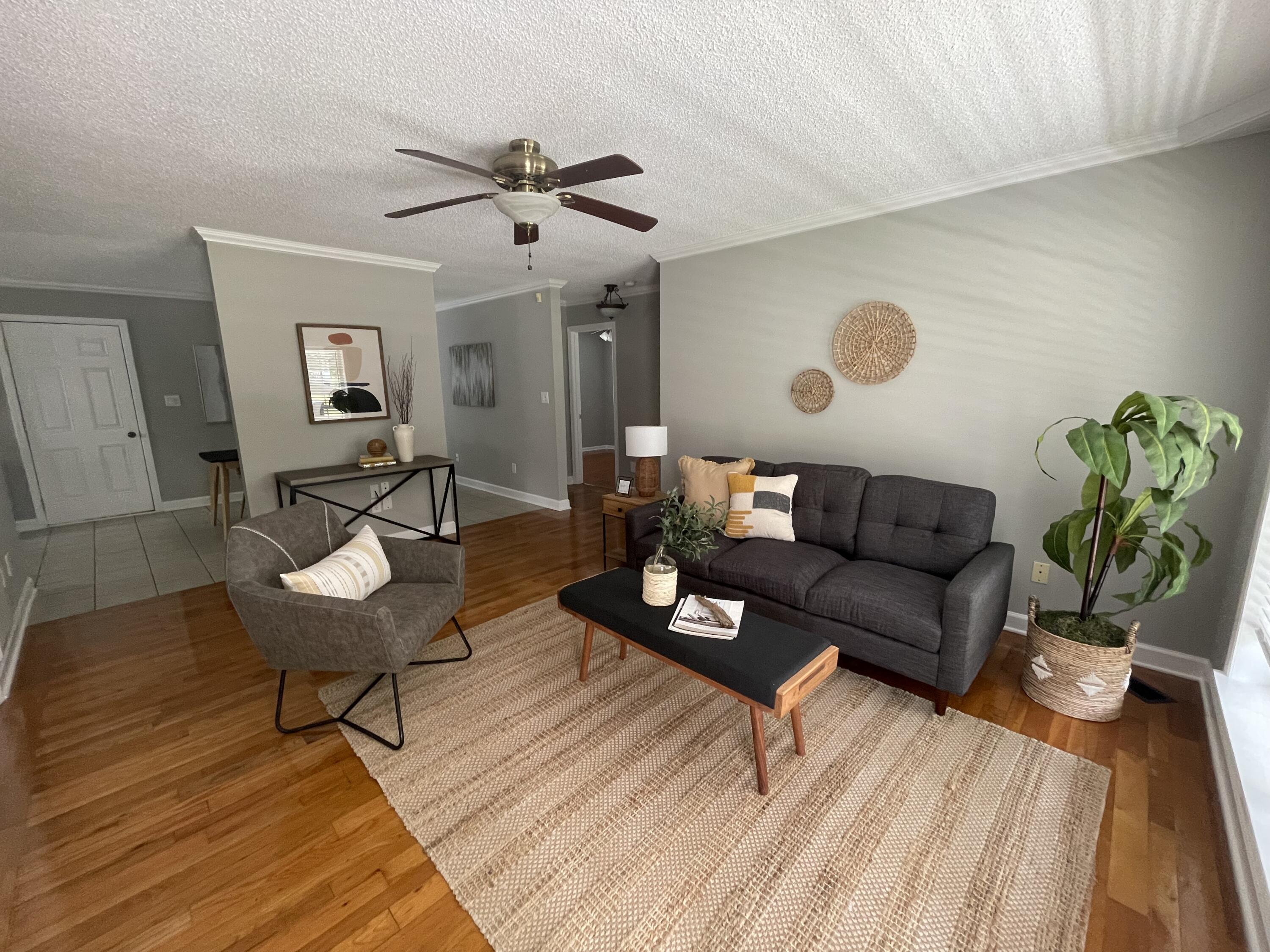 513 Hobart Lane, LaFayette