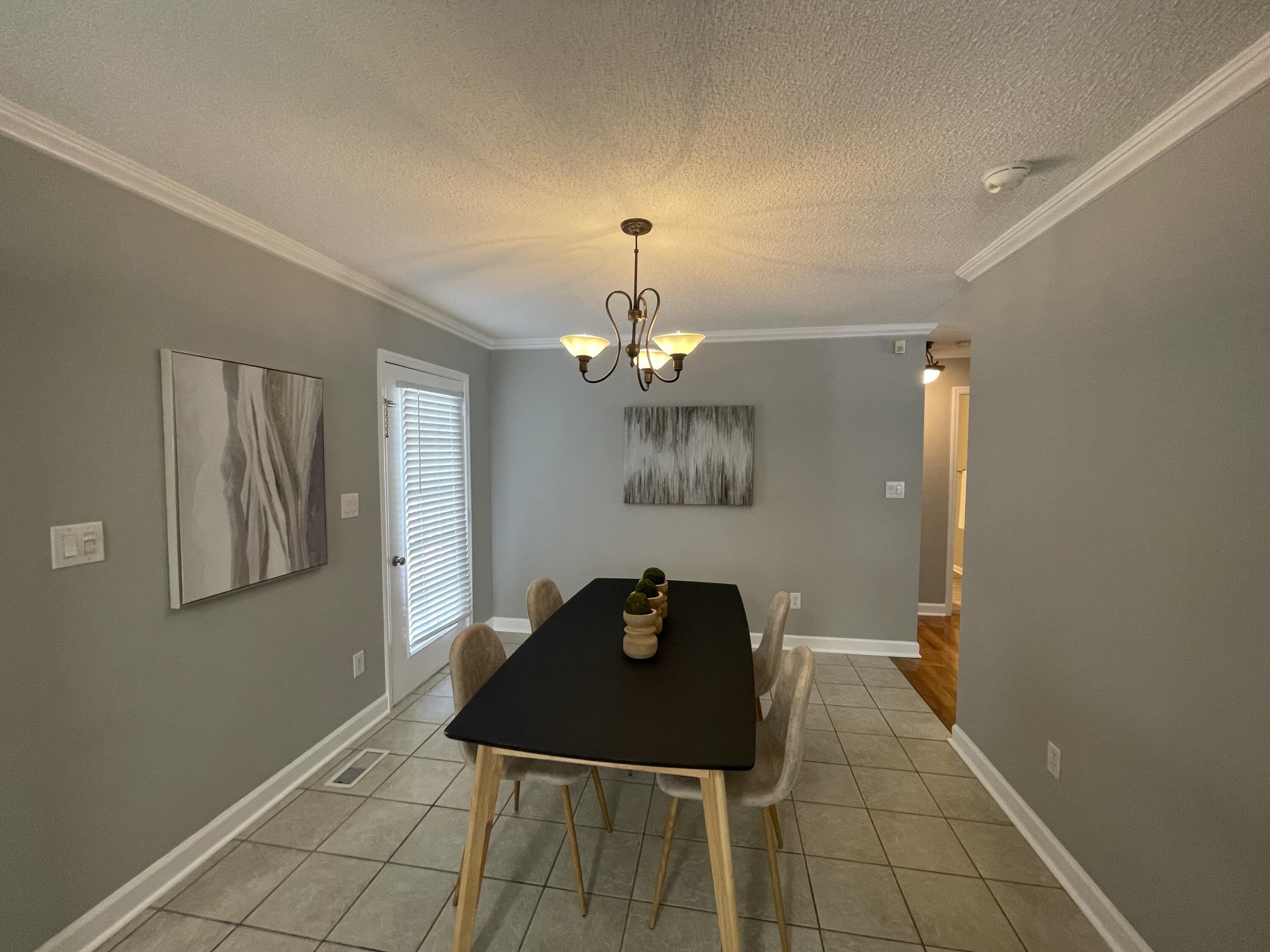 513 Hobart Lane, LaFayette