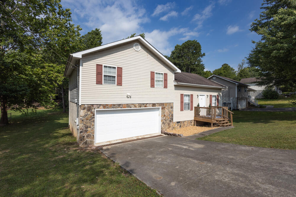 303 Ridgecrest Drive, LaFayette