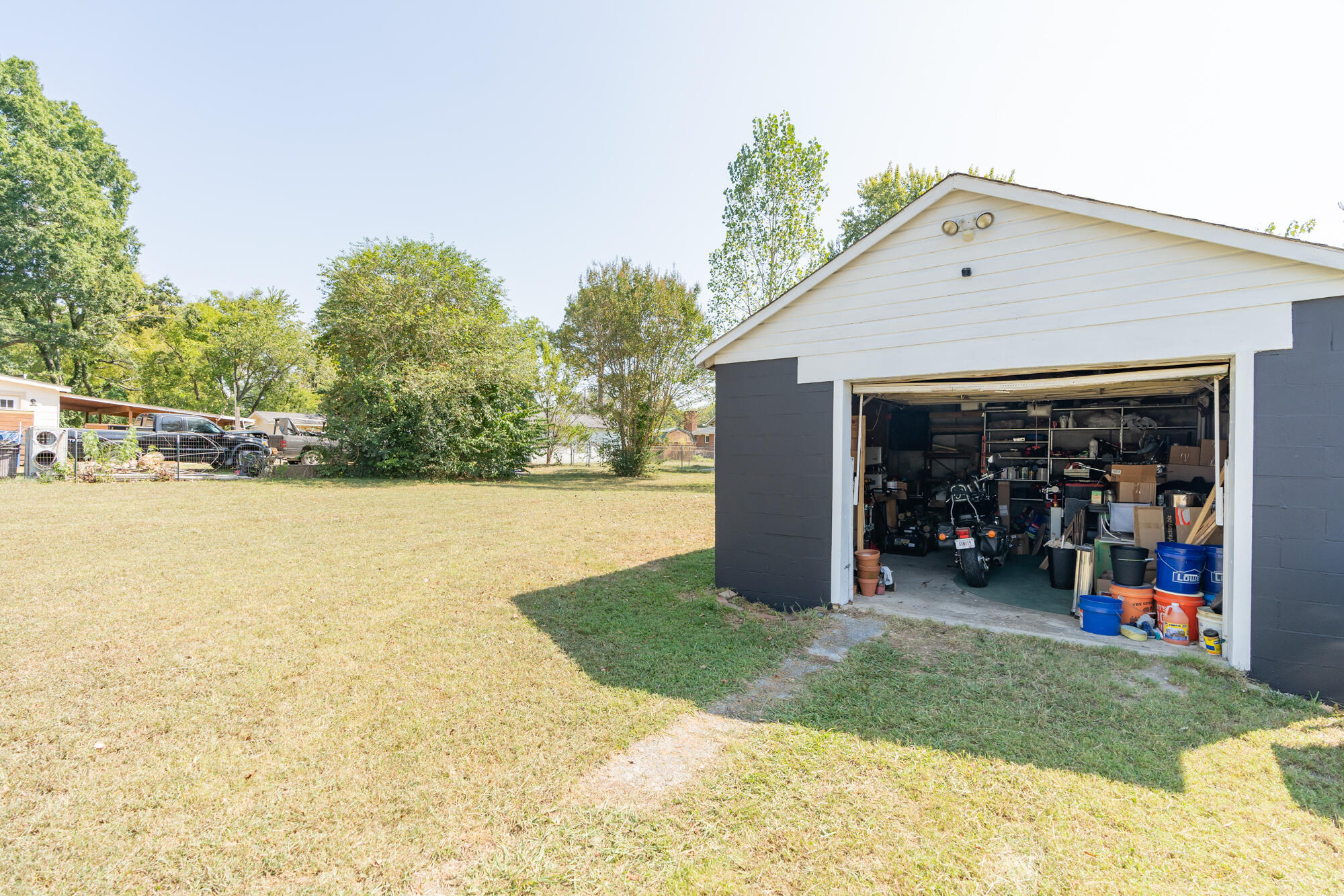824 Henderson Avenue