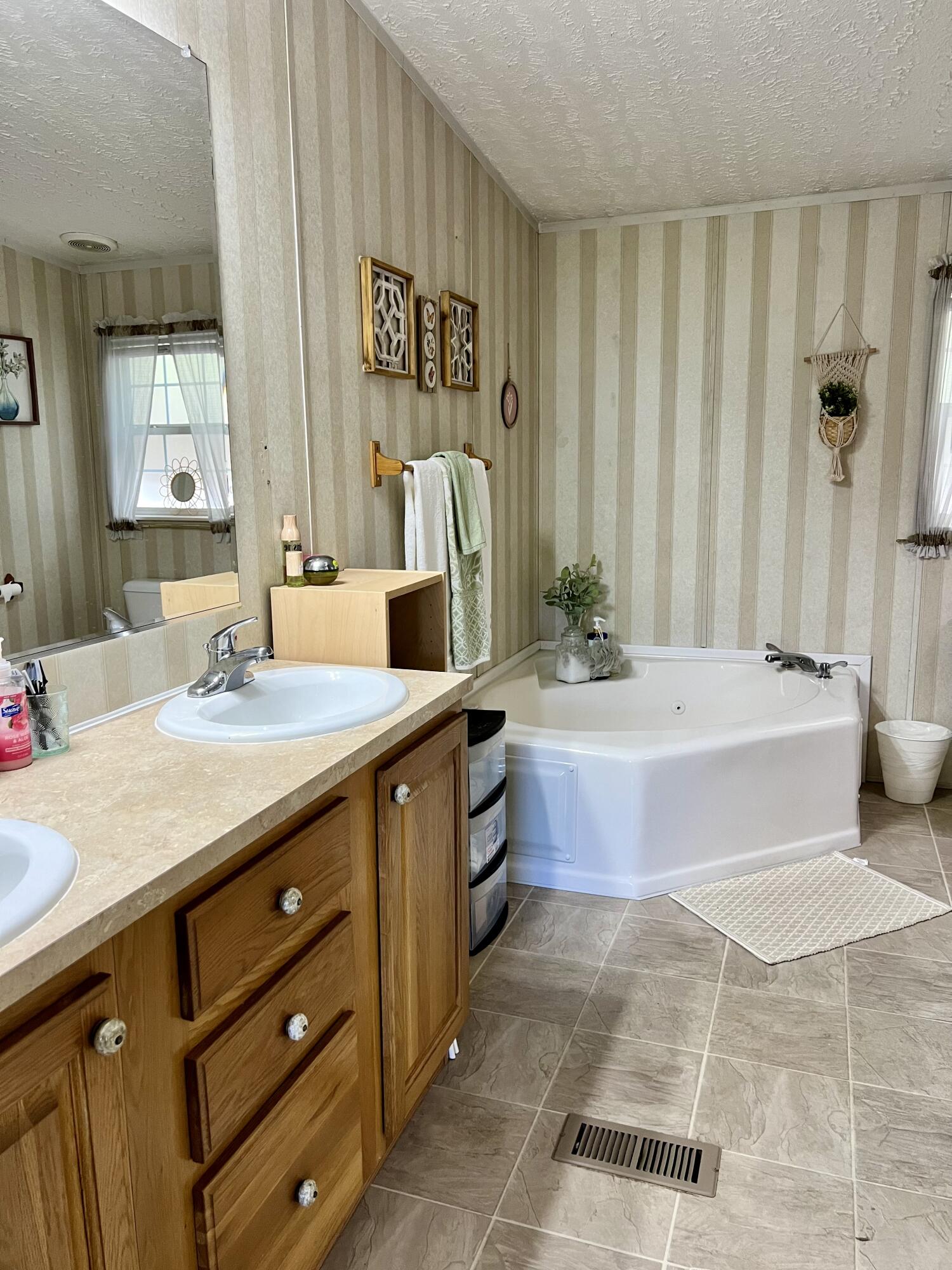 1029 Martin Ward Road