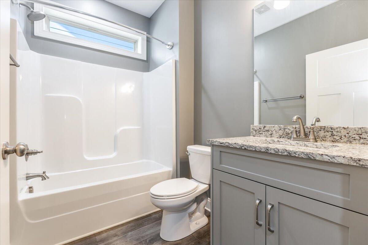4046 Barnsley Loop