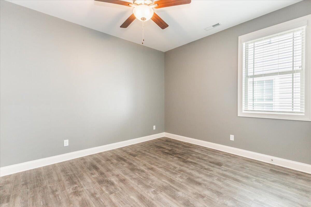 4046 Barnsley Loop