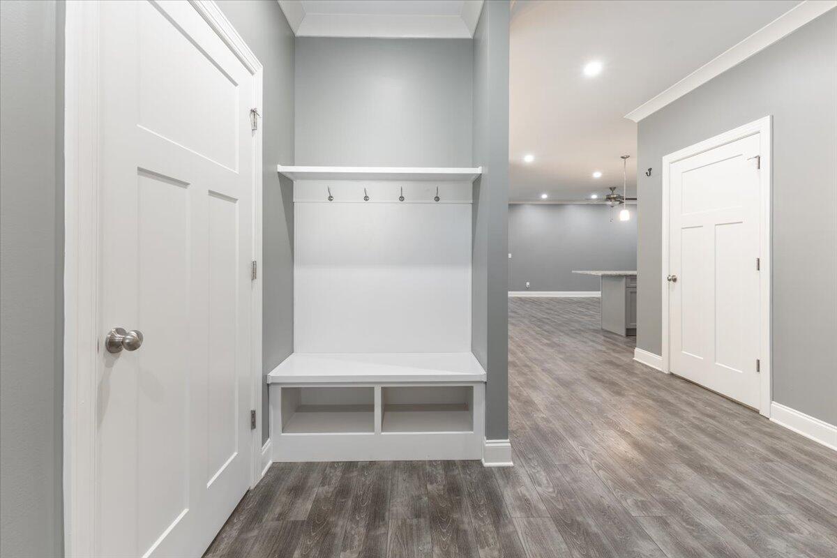 4046 Barnsley Loop