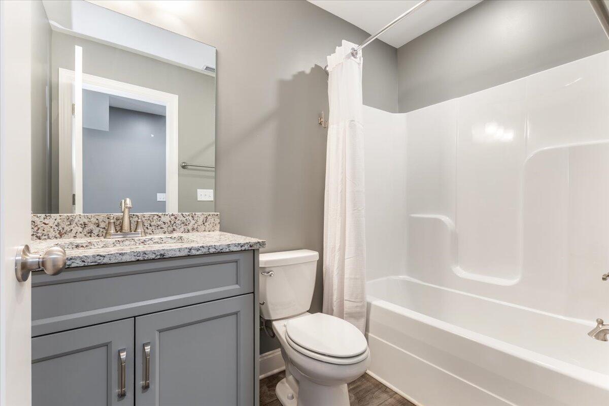 4046 Barnsley Loop