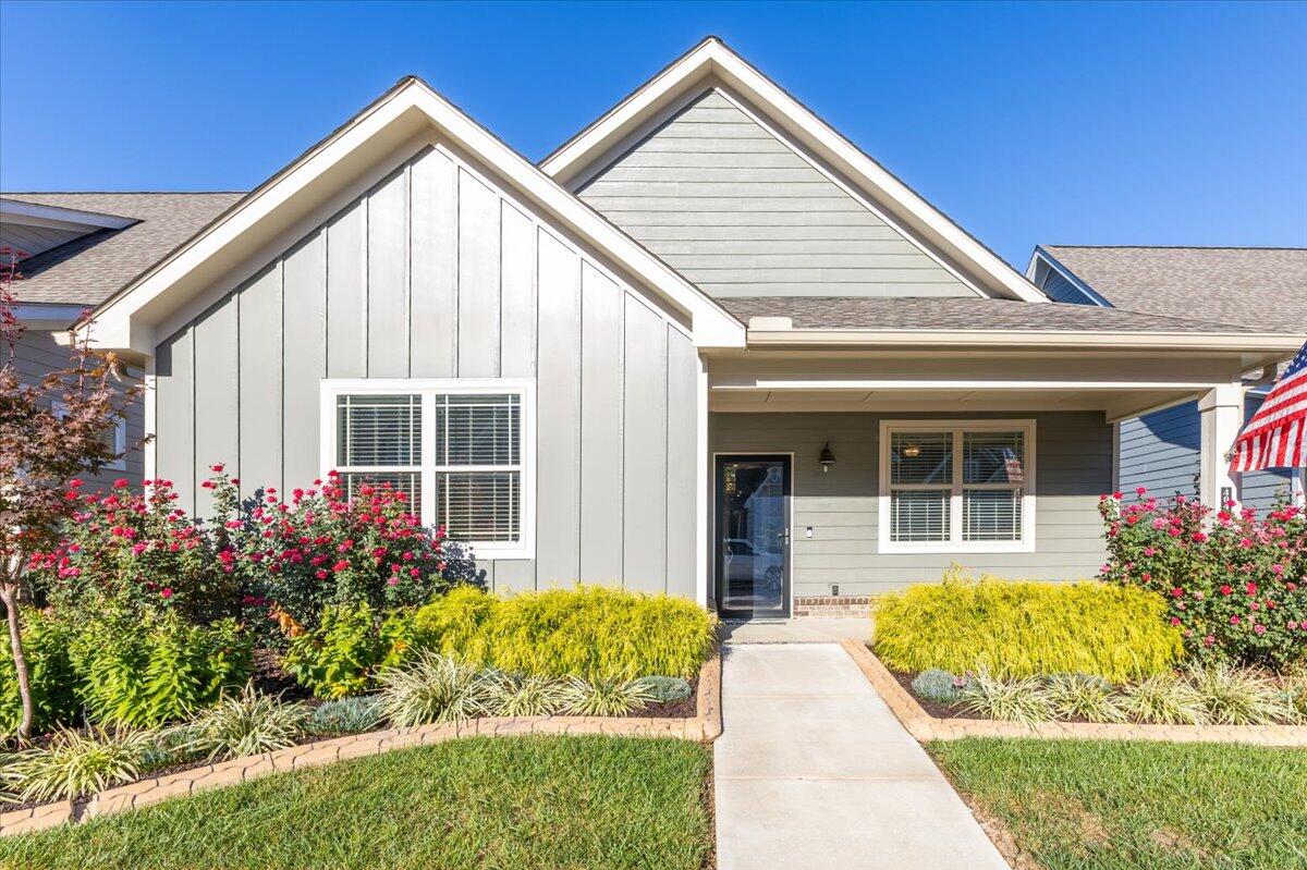 4046 Barnsley Loop