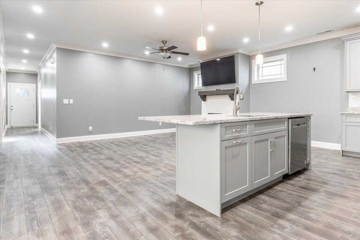 4046 Barnsley Loop