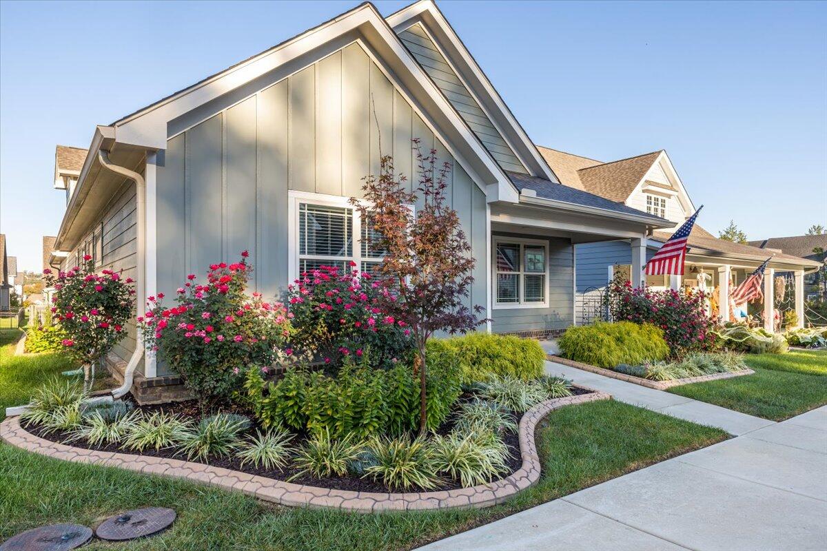 4046 Barnsley Loop