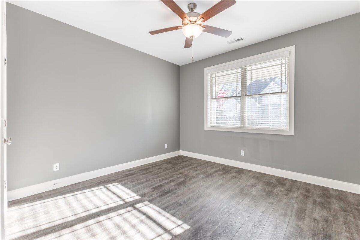 4046 Barnsley Loop