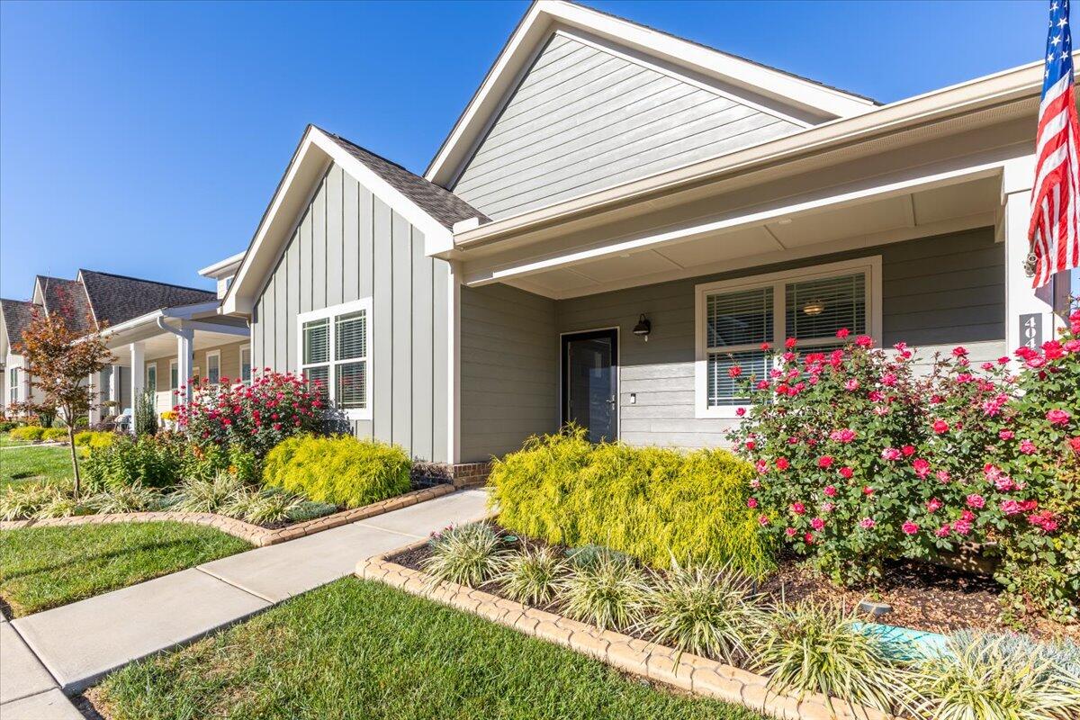 4046 Barnsley Loop