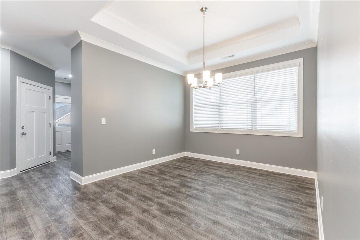 4046 Barnsley Loop