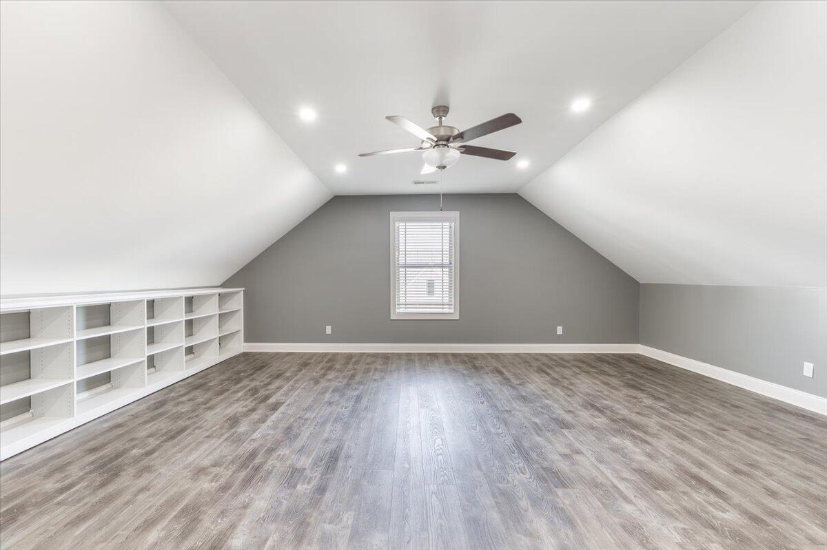 4046 Barnsley Loop