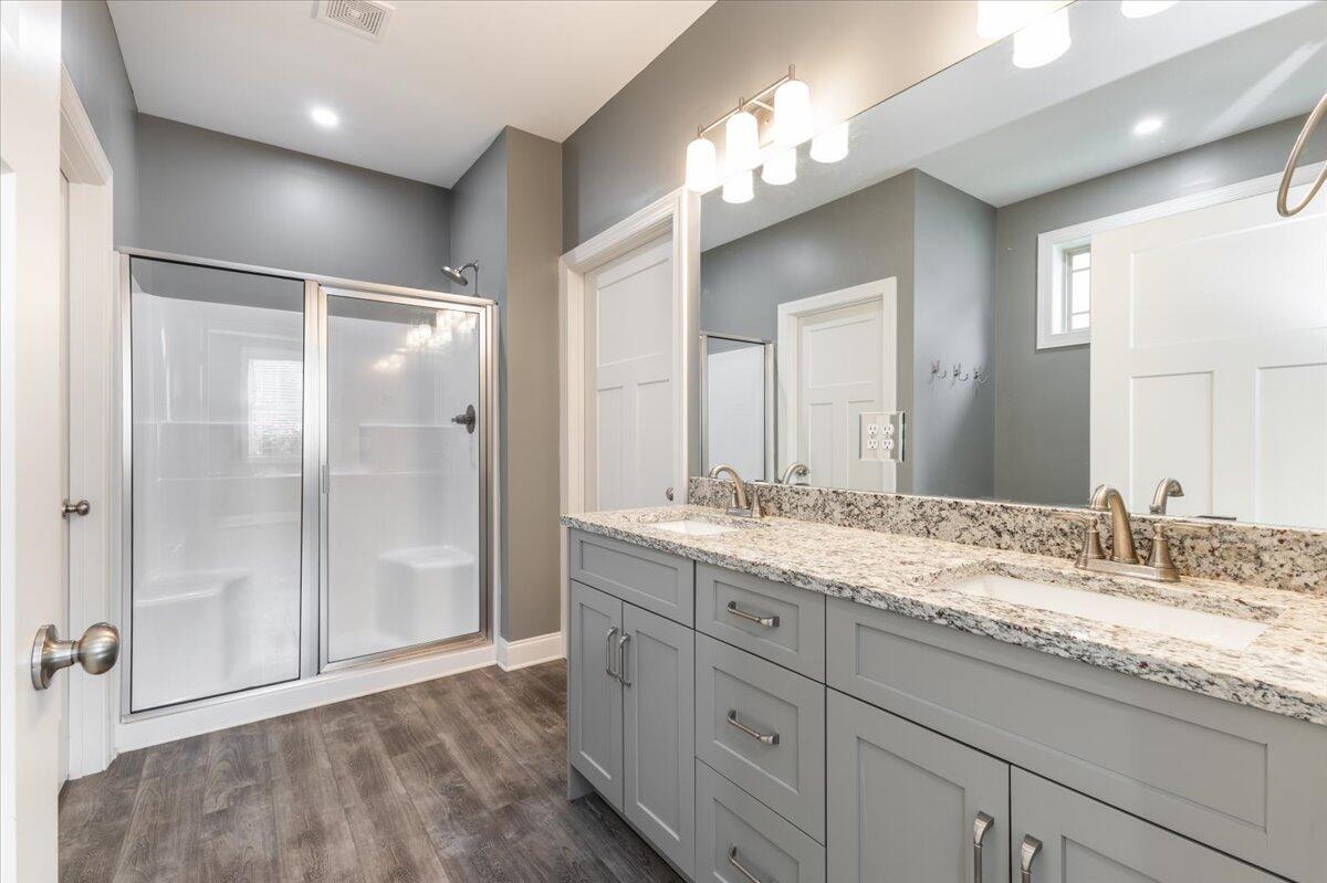4046 Barnsley Loop