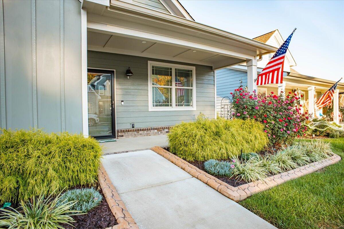 4046 Barnsley Loop