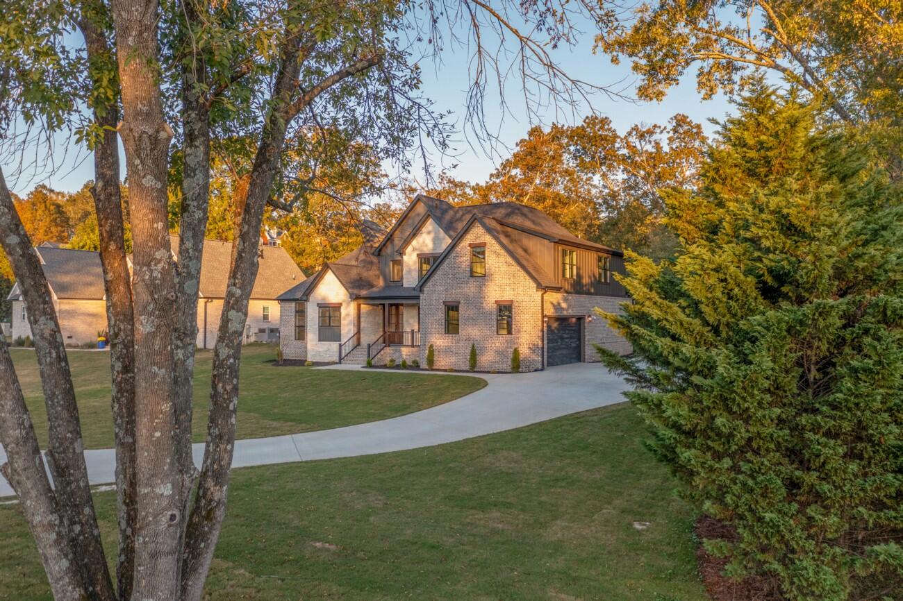 1697 Long Hollow Road