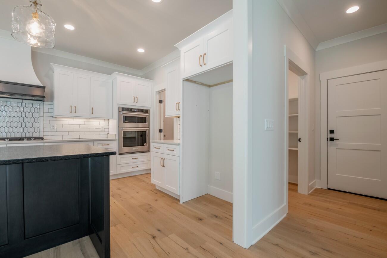 1697 Long Hollow Road