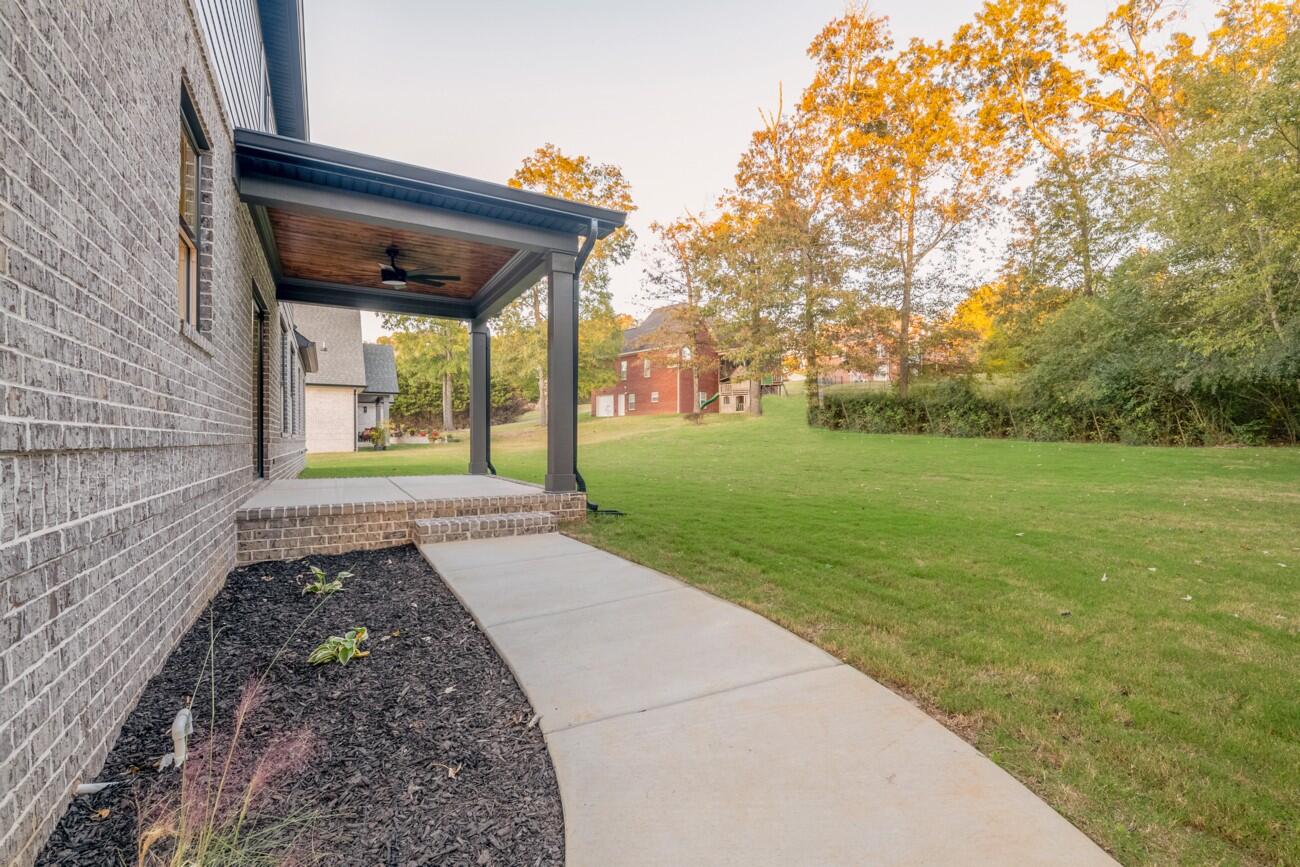 1697 Long Hollow Road