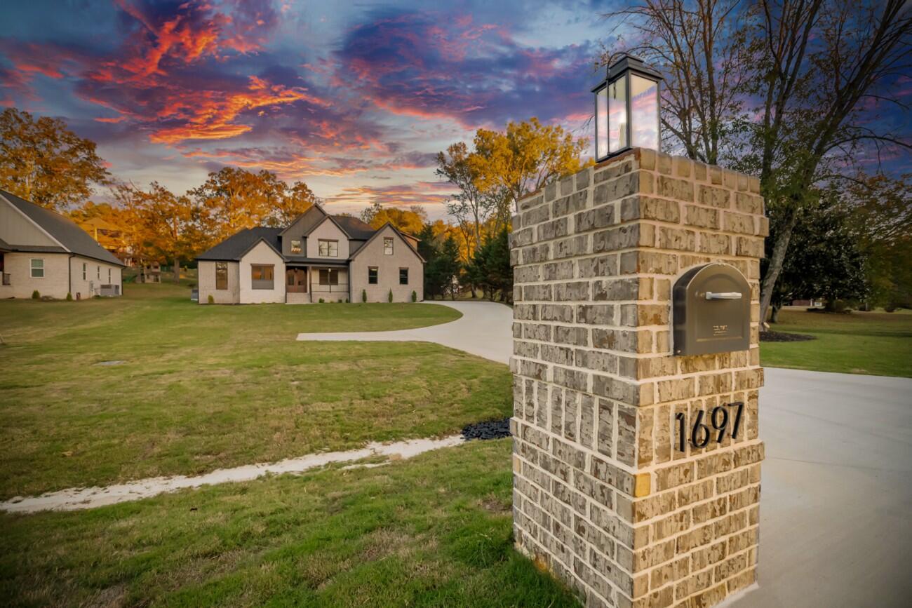 1697 Long Hollow Road