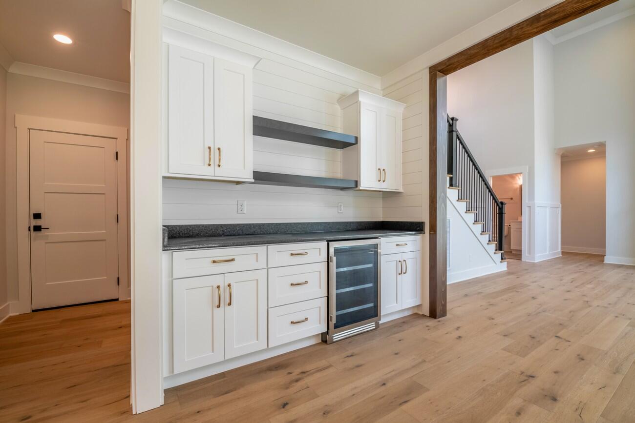 1697 Long Hollow Road
