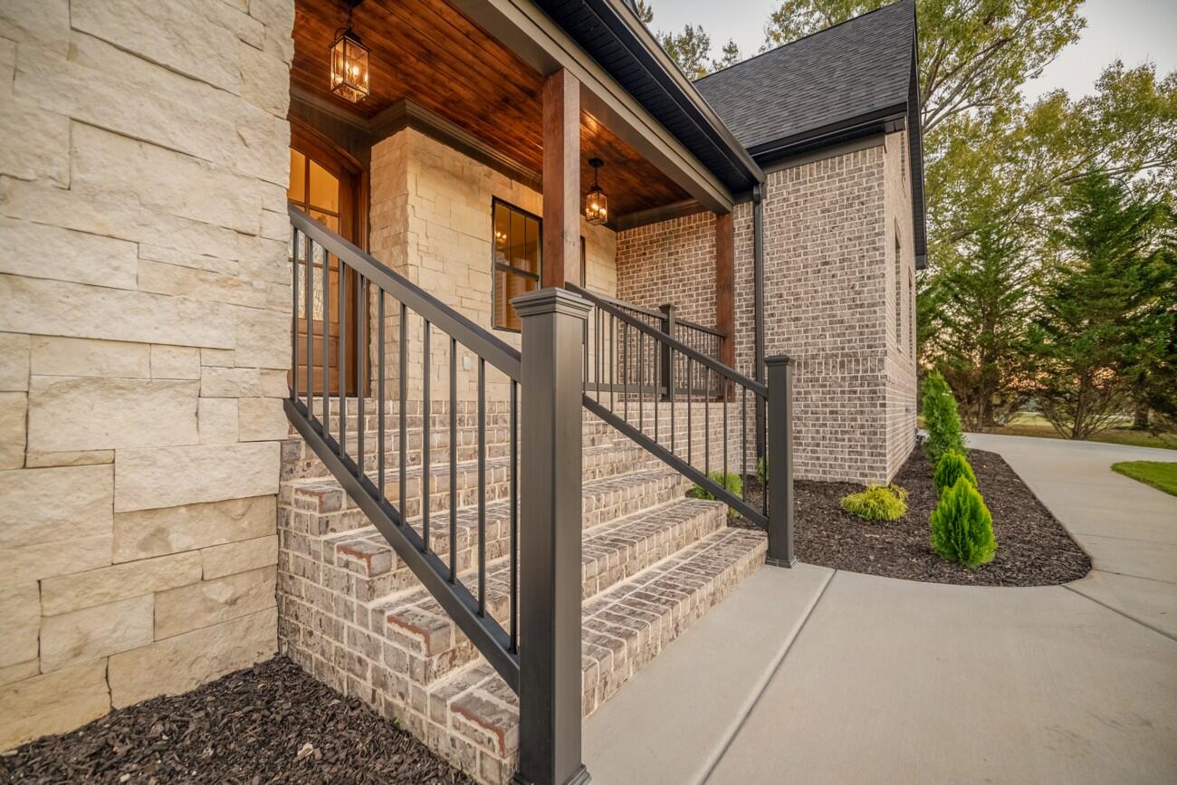 1697 Long Hollow Road