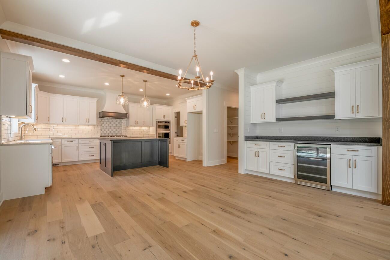 1697 Long Hollow Road