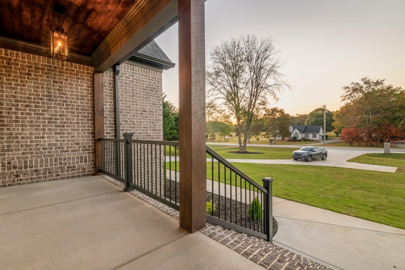 1697 Long Hollow Road