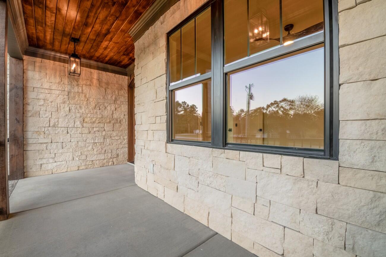 1697 Long Hollow Road