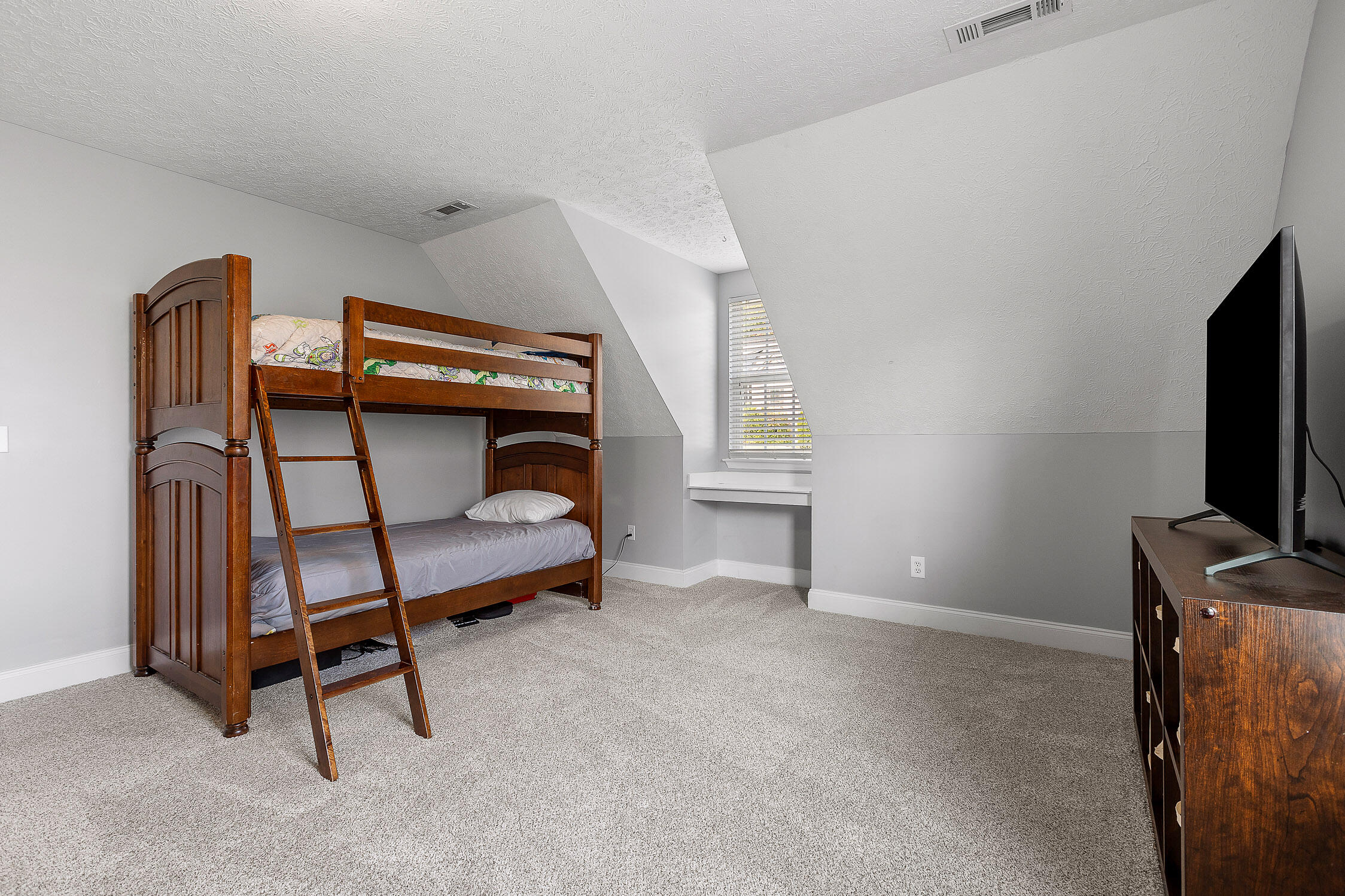 141 Boxwood Drive