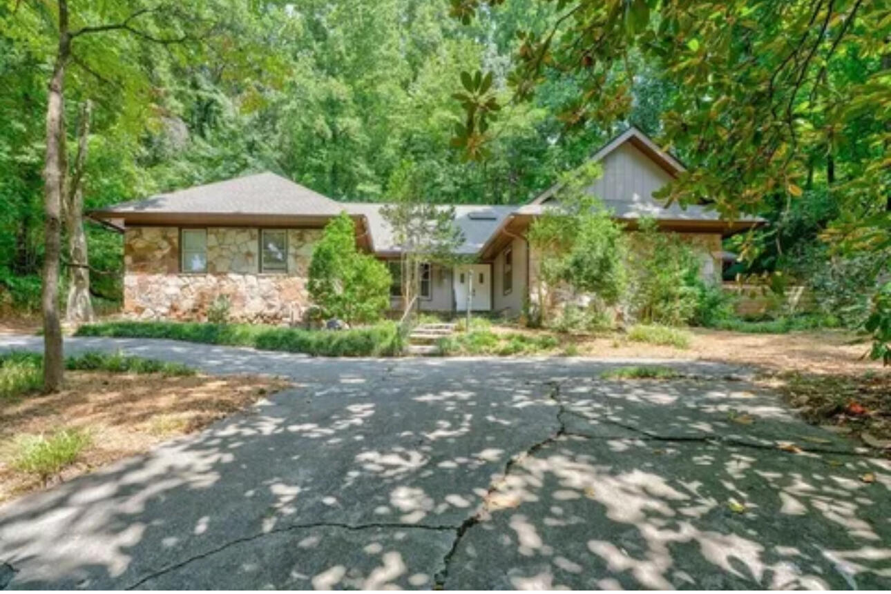 208 N Tibbs Road