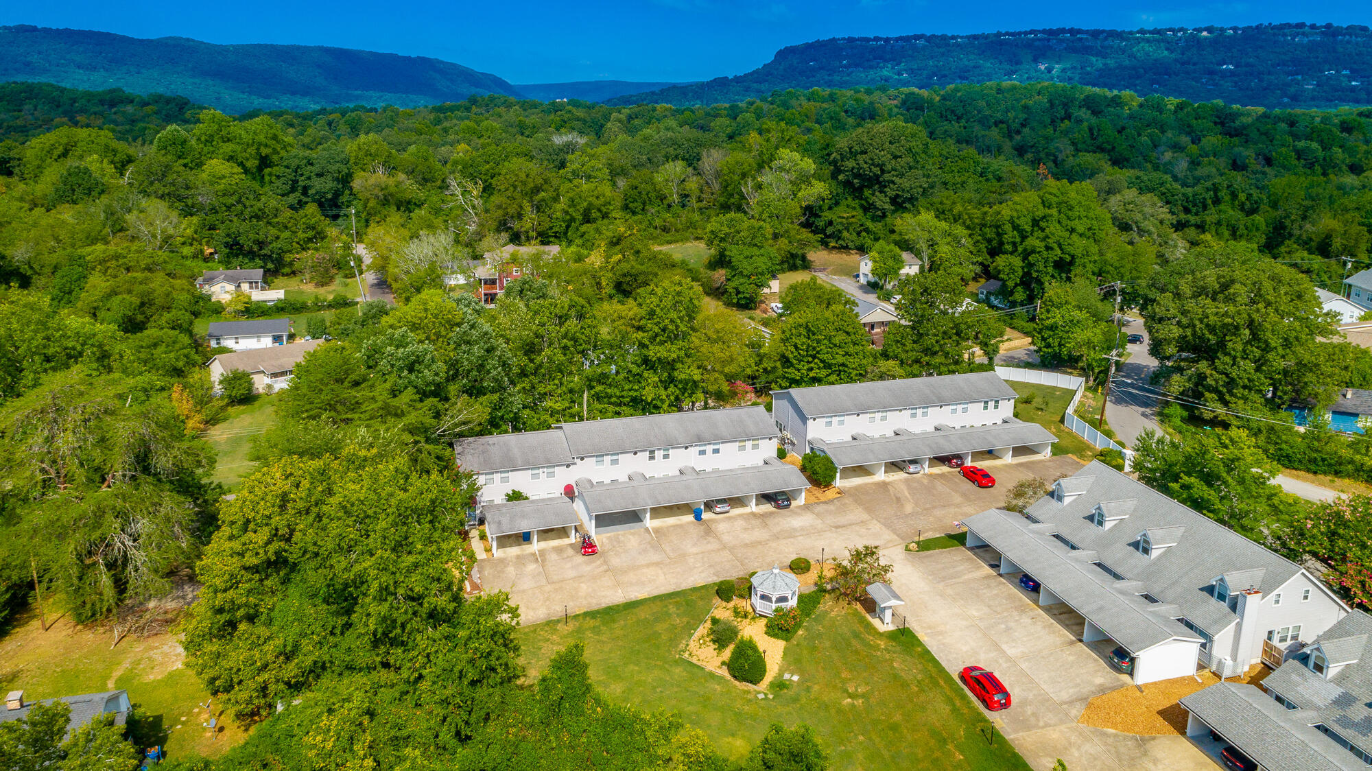 326 W Midvale Avenue, 18