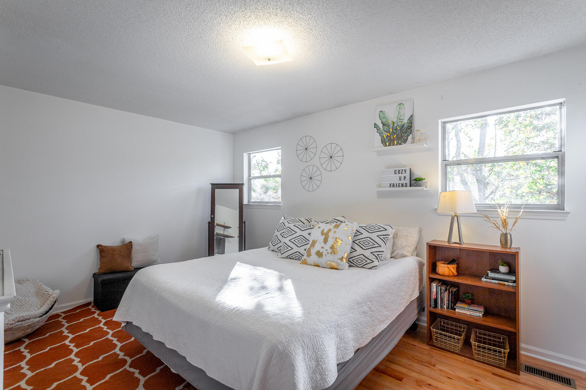 326 W Midvale Avenue, 18