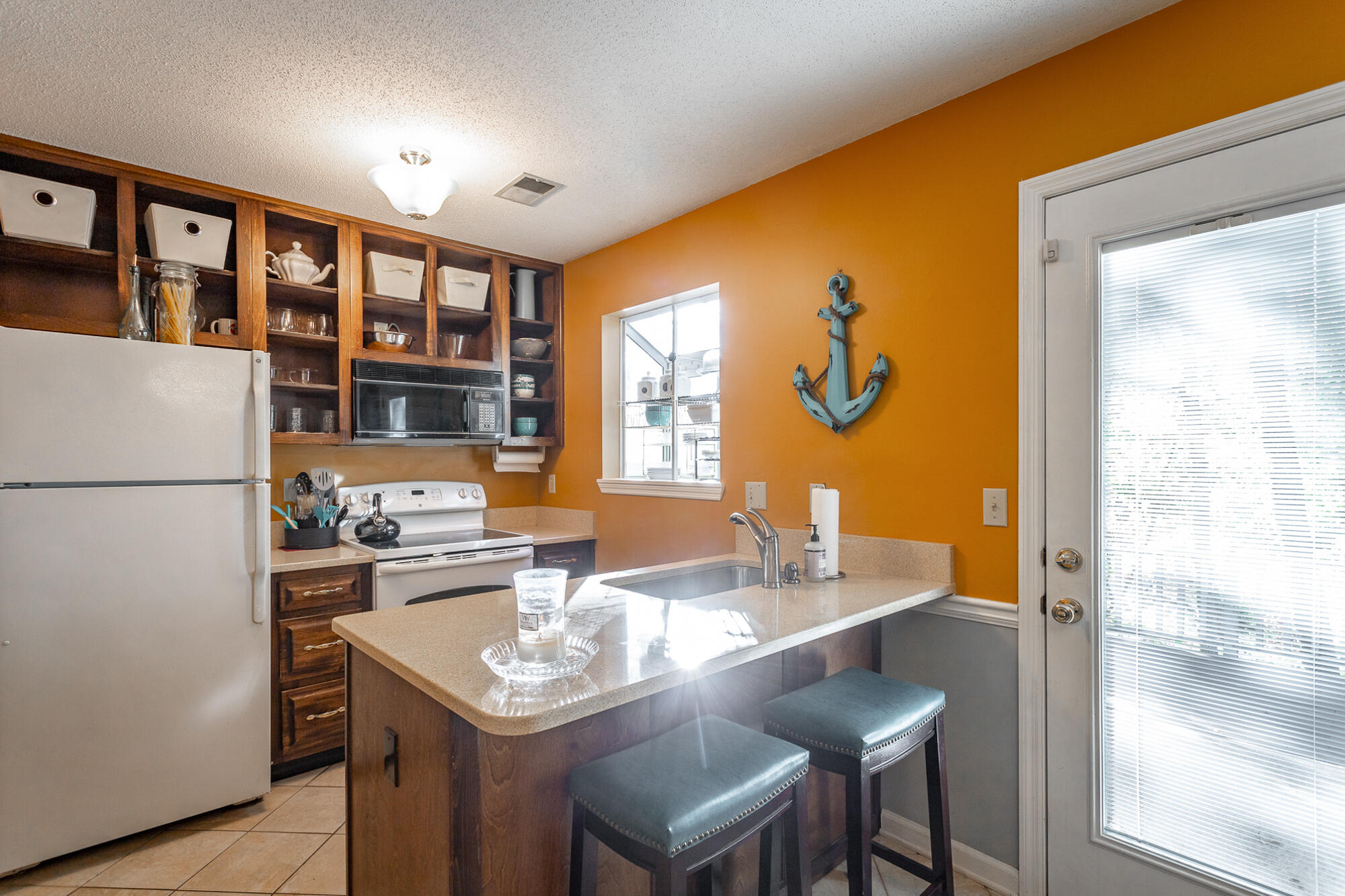 326 W Midvale Avenue, 18