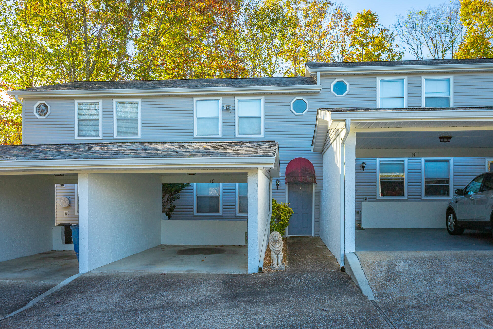 326 W Midvale Avenue, 18