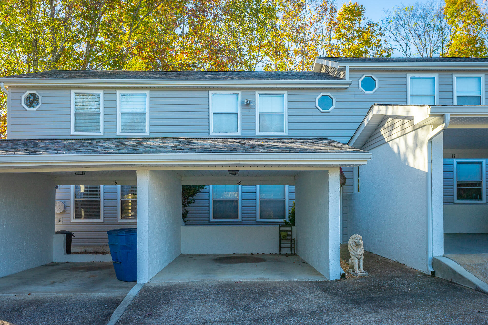 326 W Midvale Avenue, 18