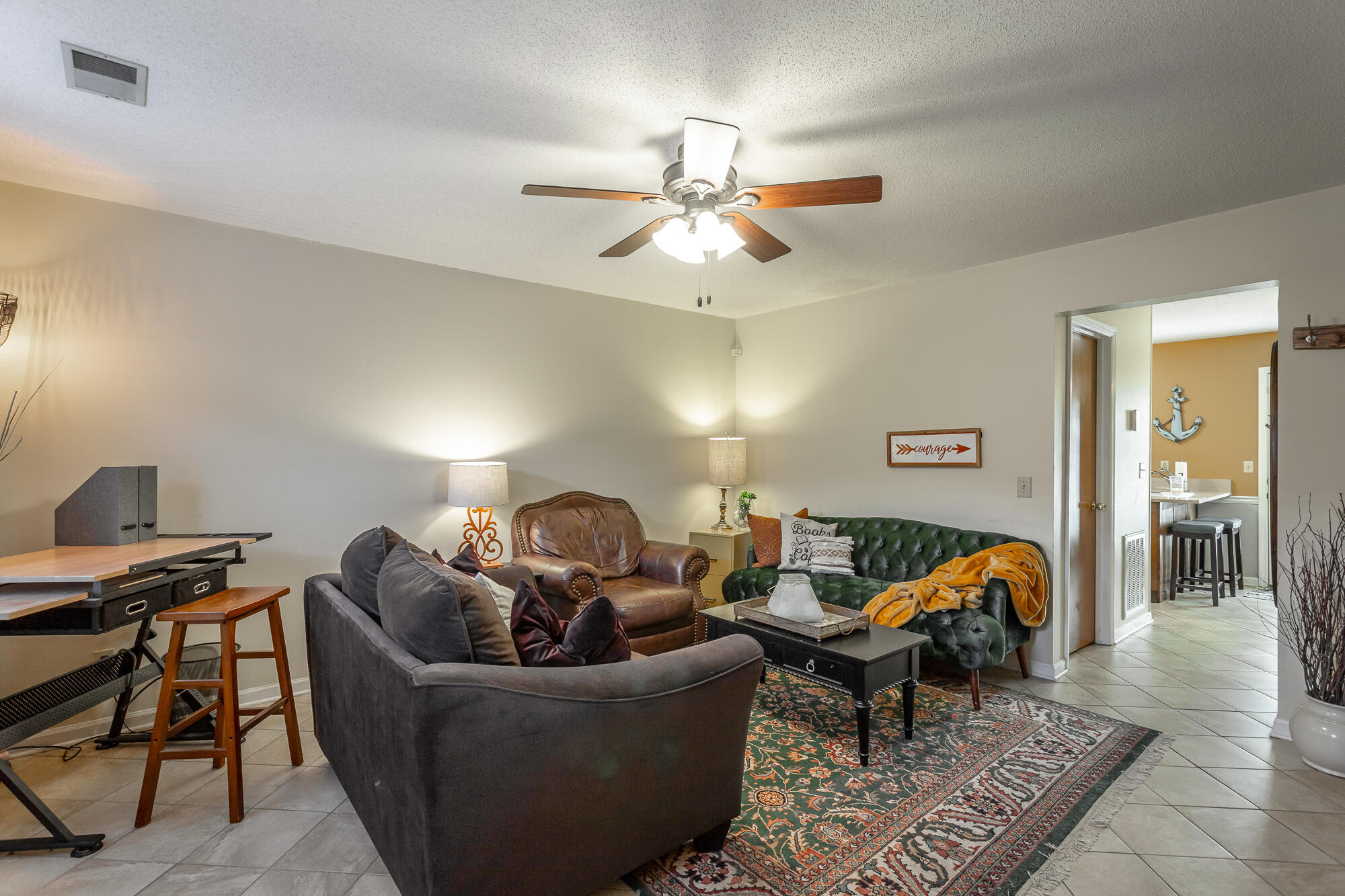 326 W Midvale Avenue, 18