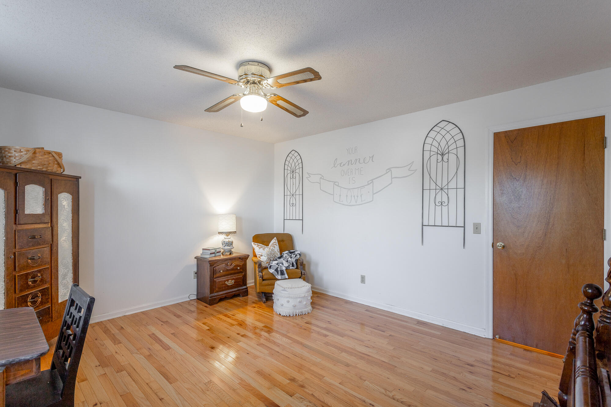 326 W Midvale Avenue, 18