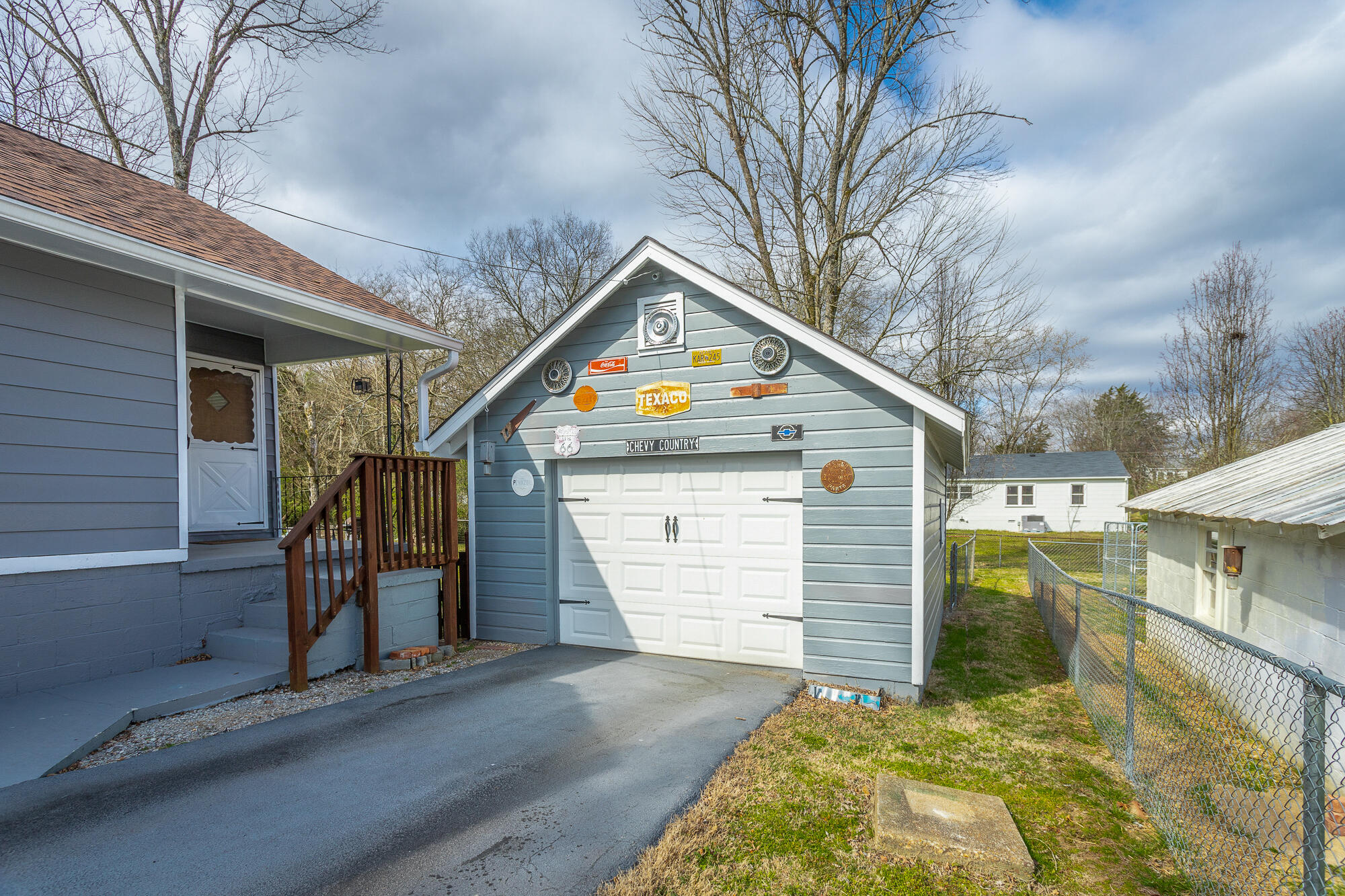 702 Forrest Road