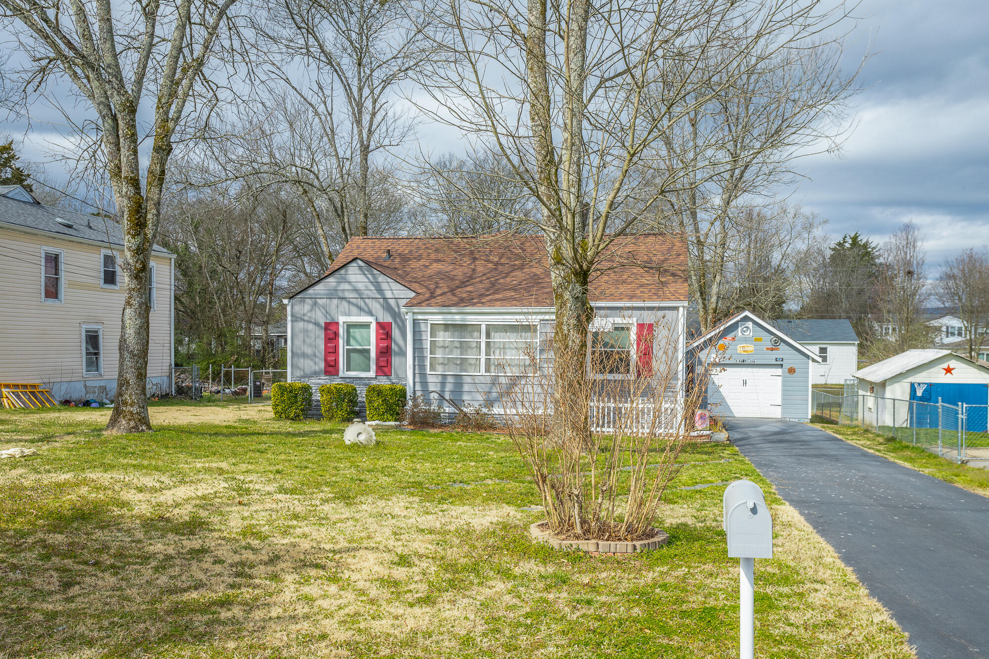 702 Forrest Road
