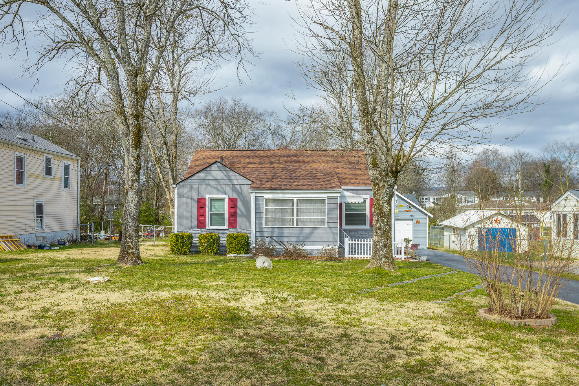 702 Forrest Road