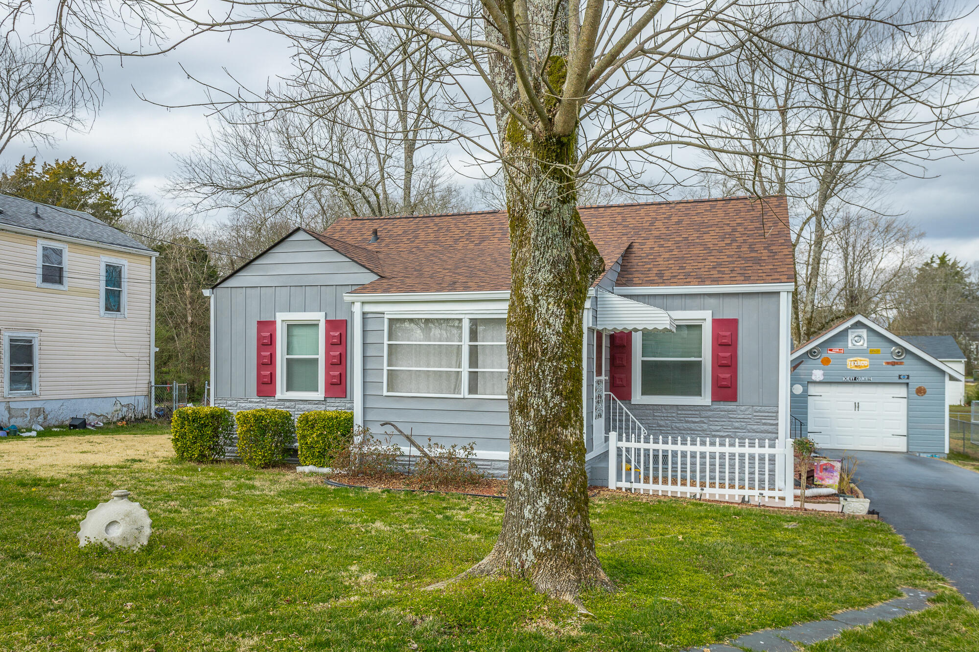 702 Forrest Road