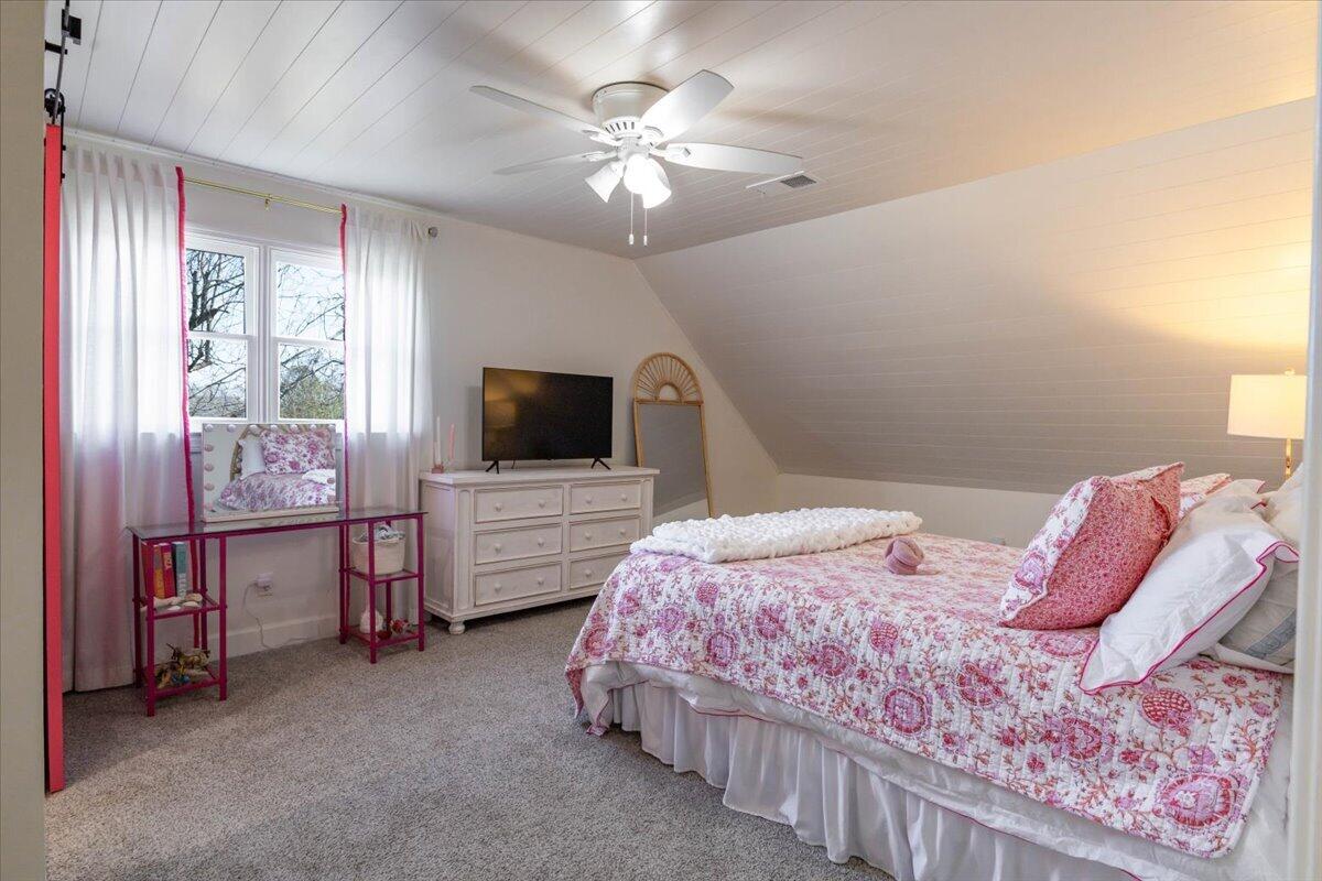 345 Tennant Circle