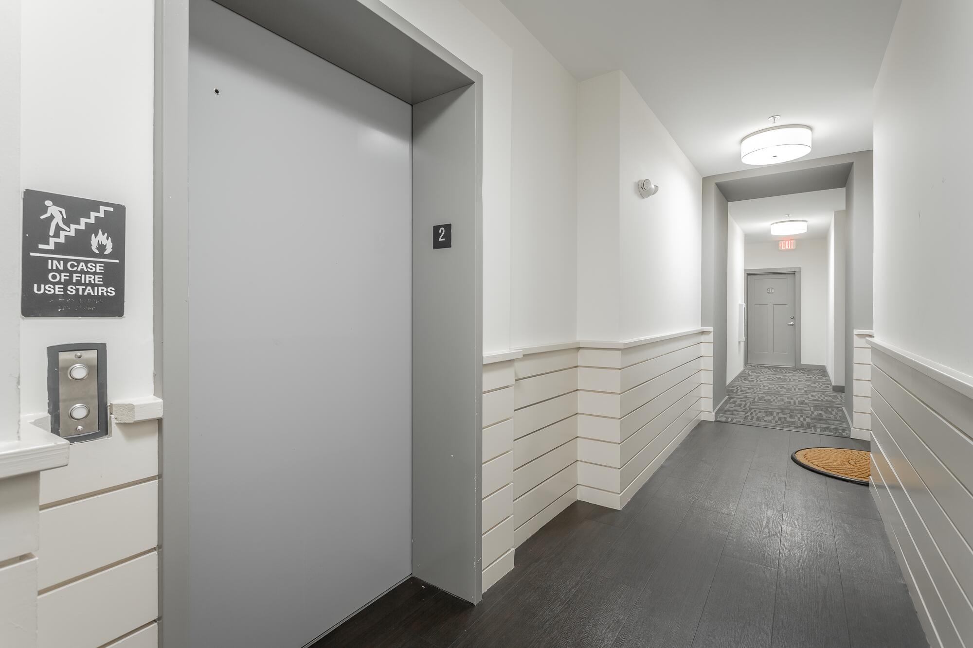 782 Riverfront Parkway, 216