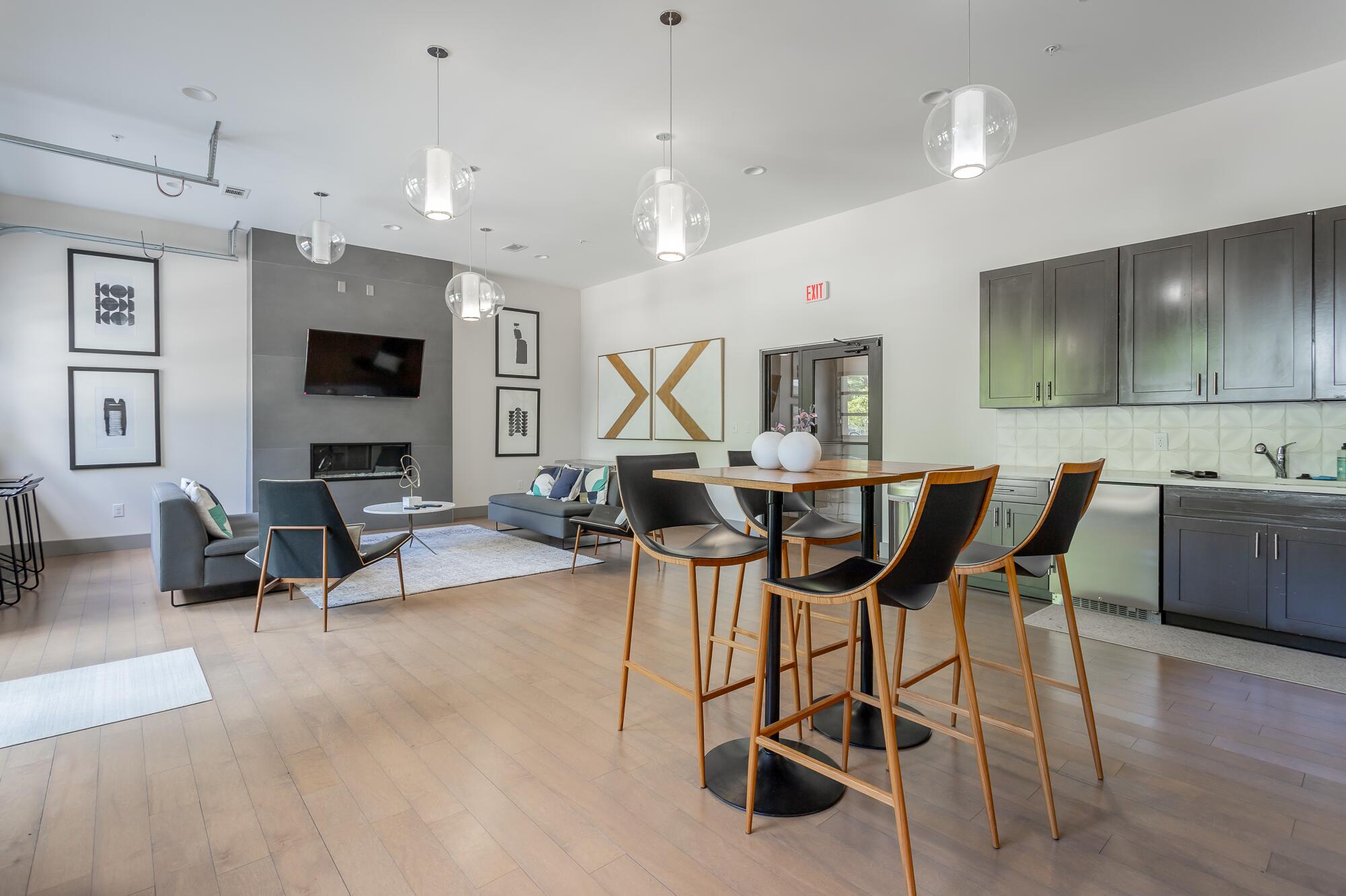 782 Riverfront Parkway, 216