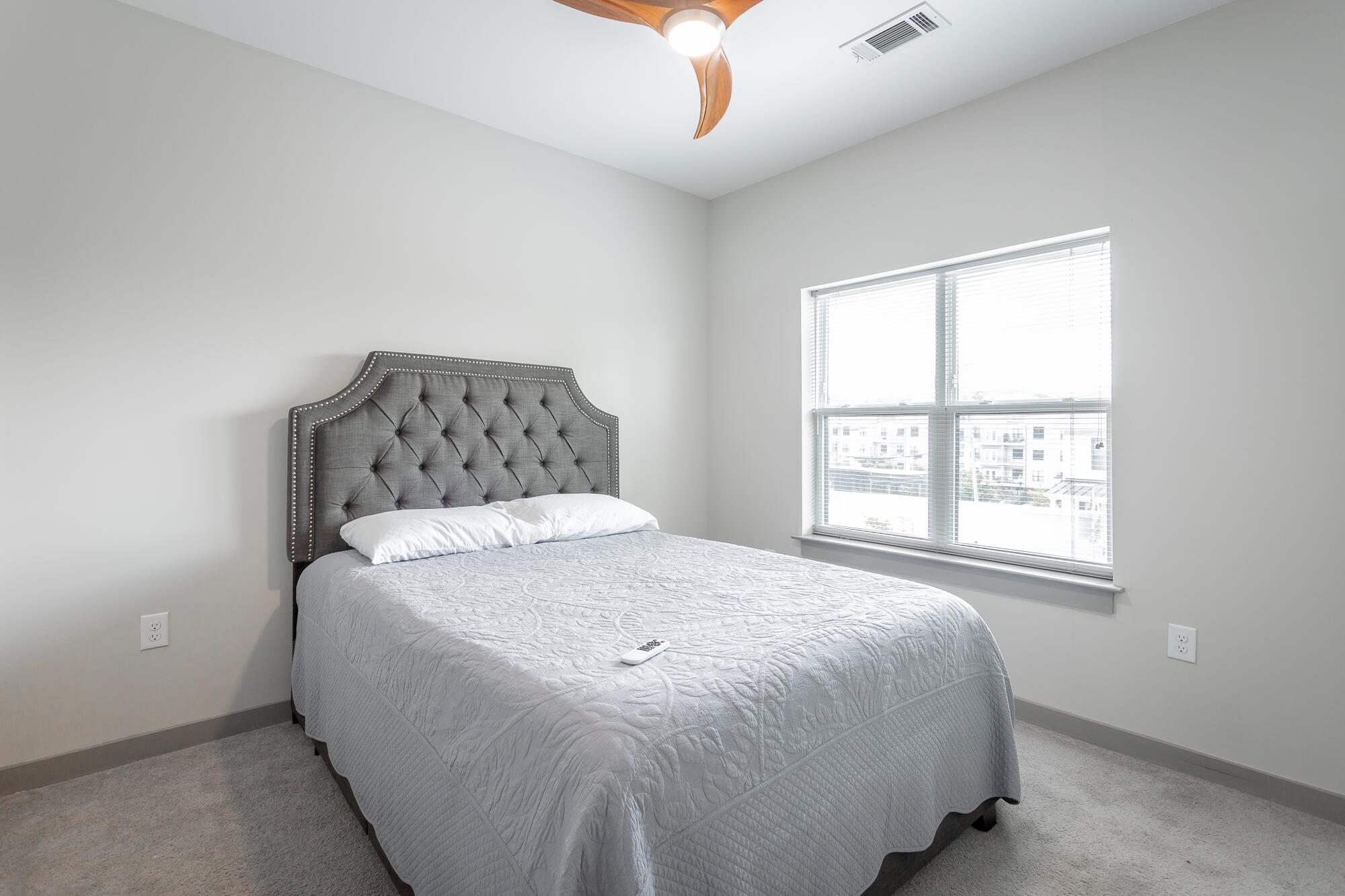 782 Riverfront Parkway, 216