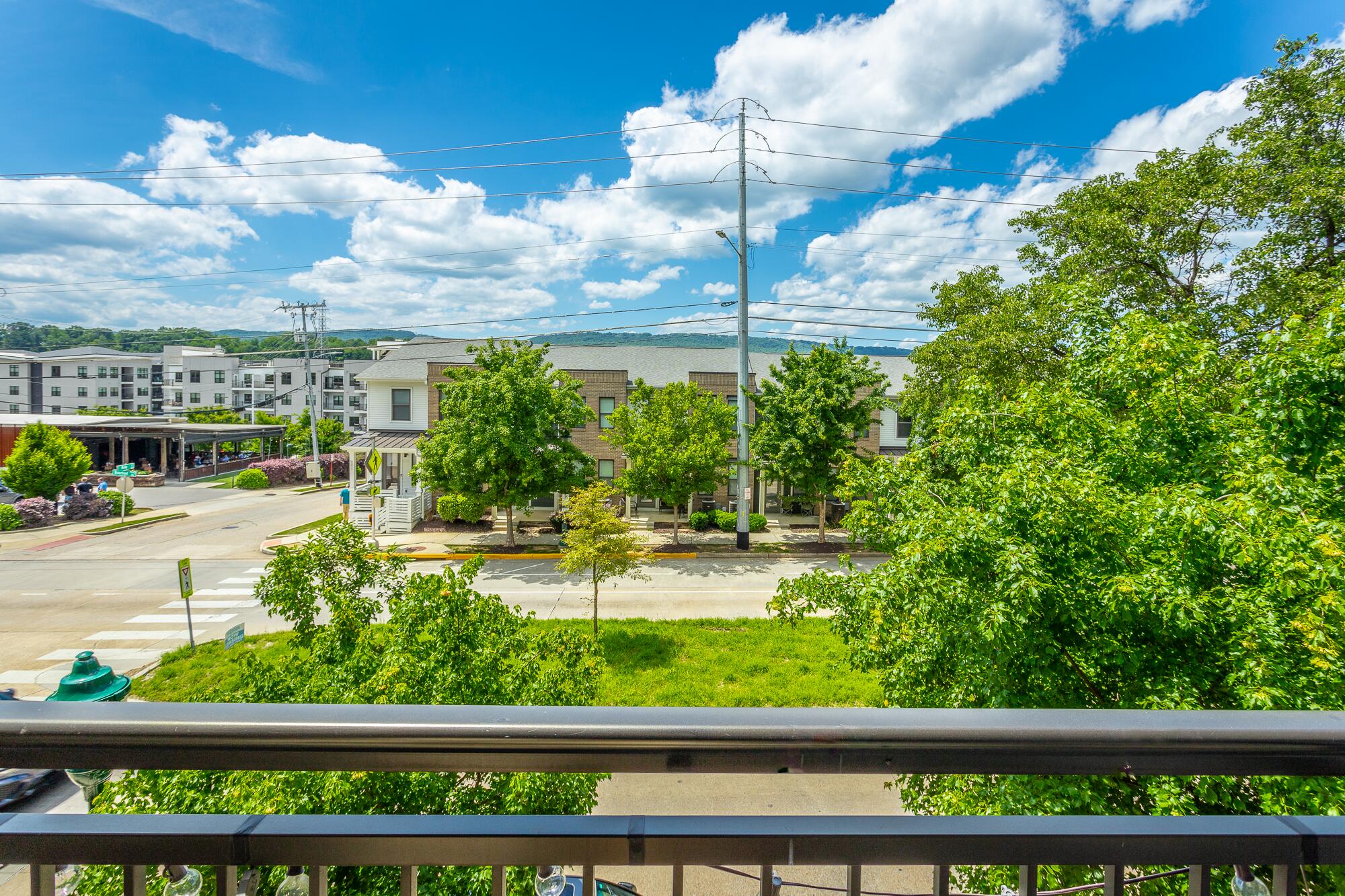 782 Riverfront Parkway, 216