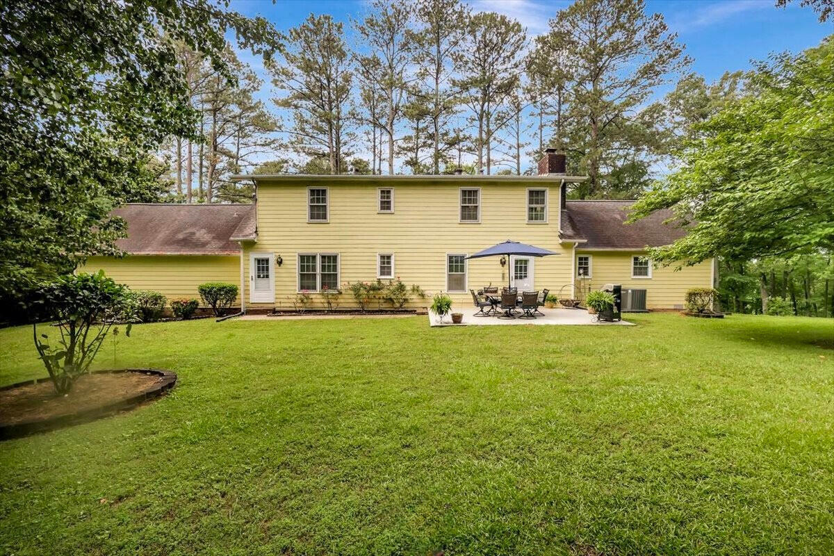 400 Three Oaks Drive SE