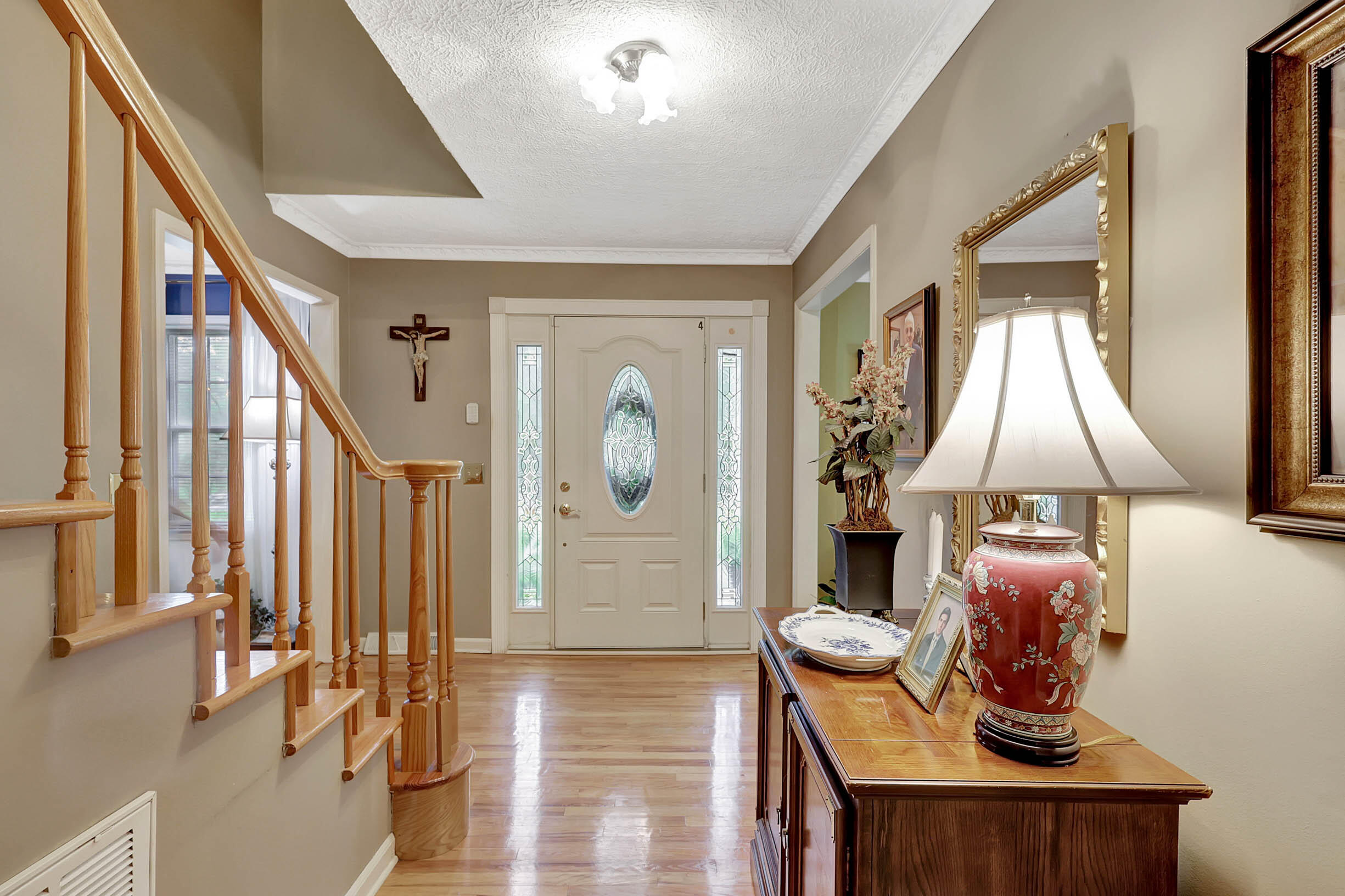 400 Three Oaks Drive SE