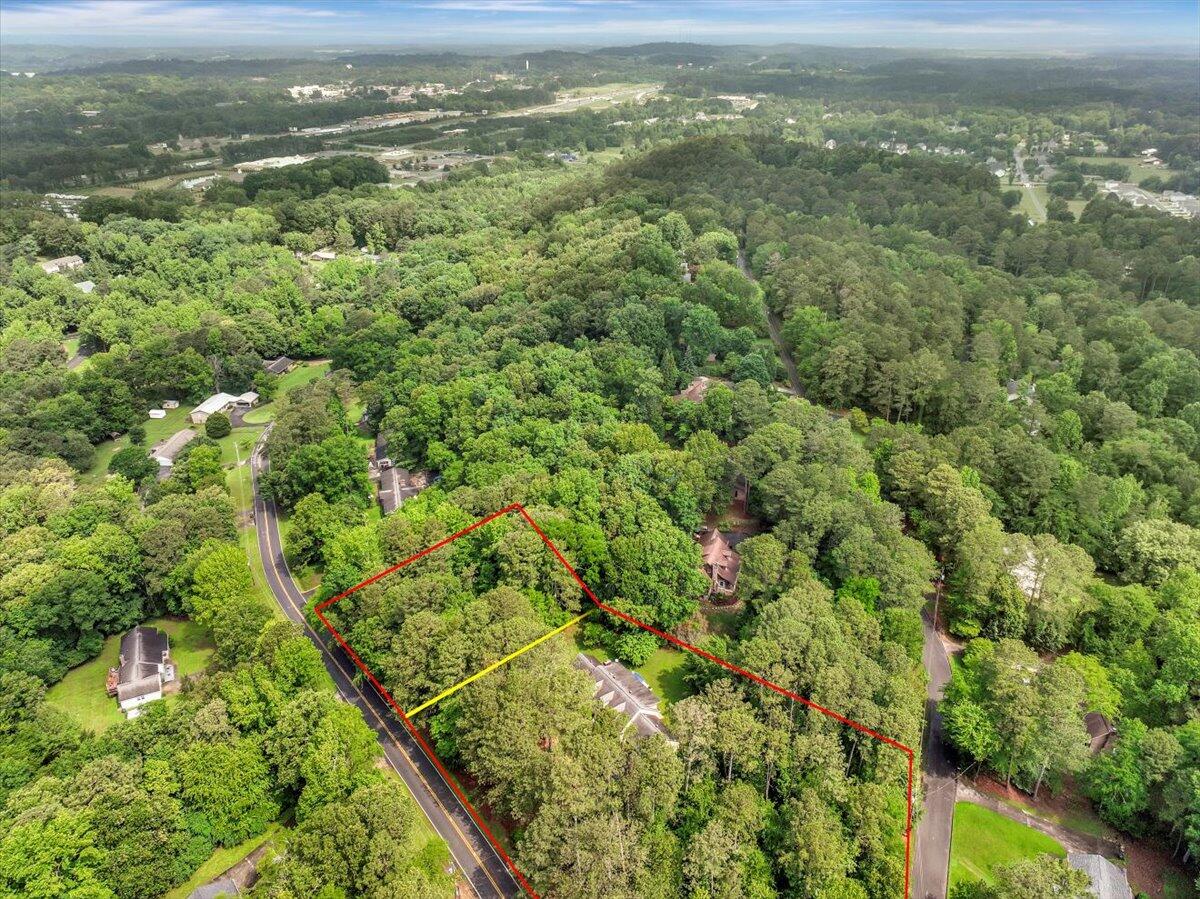 400 Three Oaks Drive SE
