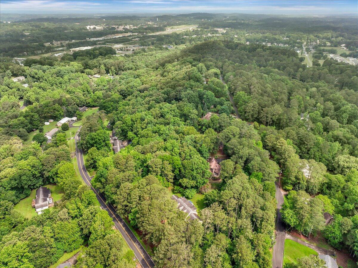400 Three Oaks Drive SE