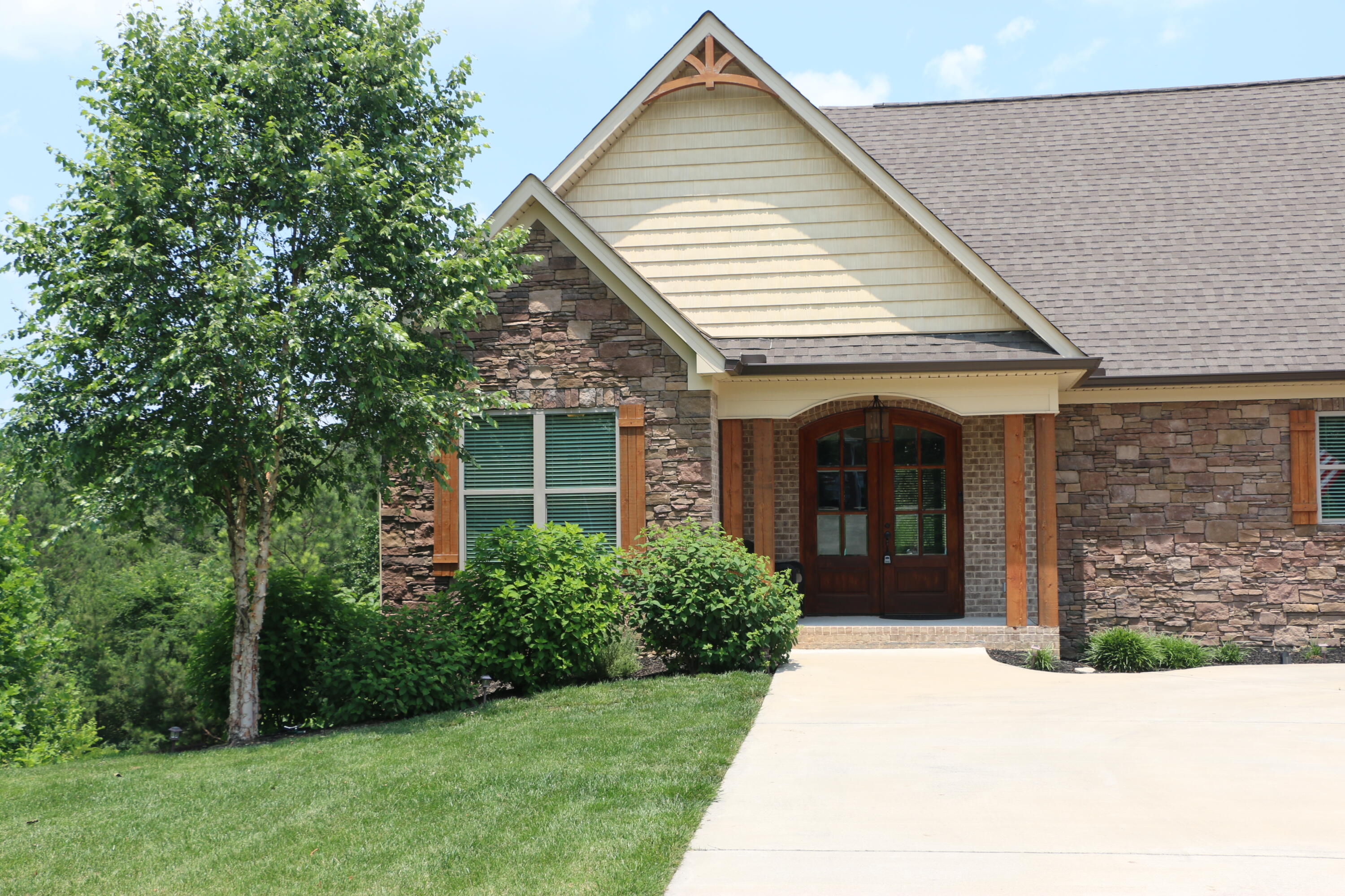 225 Magnolia Place